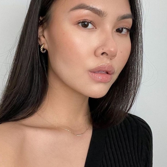 18k gold plated minimalist twisted huggie earrings - Picture 1 of 3